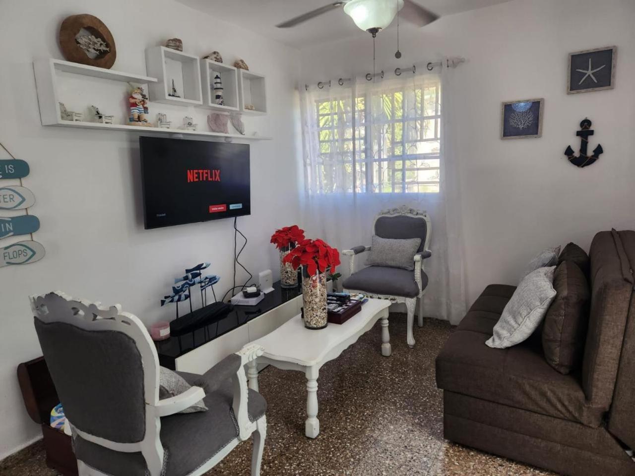 Beachfront Apartment, Quiet 4 Beds, 1 Bath, Ac, Wi-Fi, Hot Water, In Paraiso Near Los Patos Exterior foto